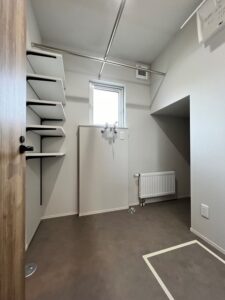 札幌市西区西野6条8丁目(区画1)「販売型モデルハウス」脱衣収納