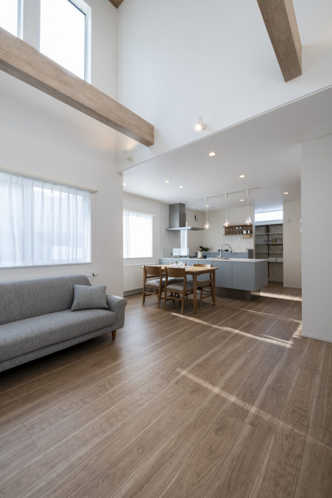 フロートキッチンが主役の家